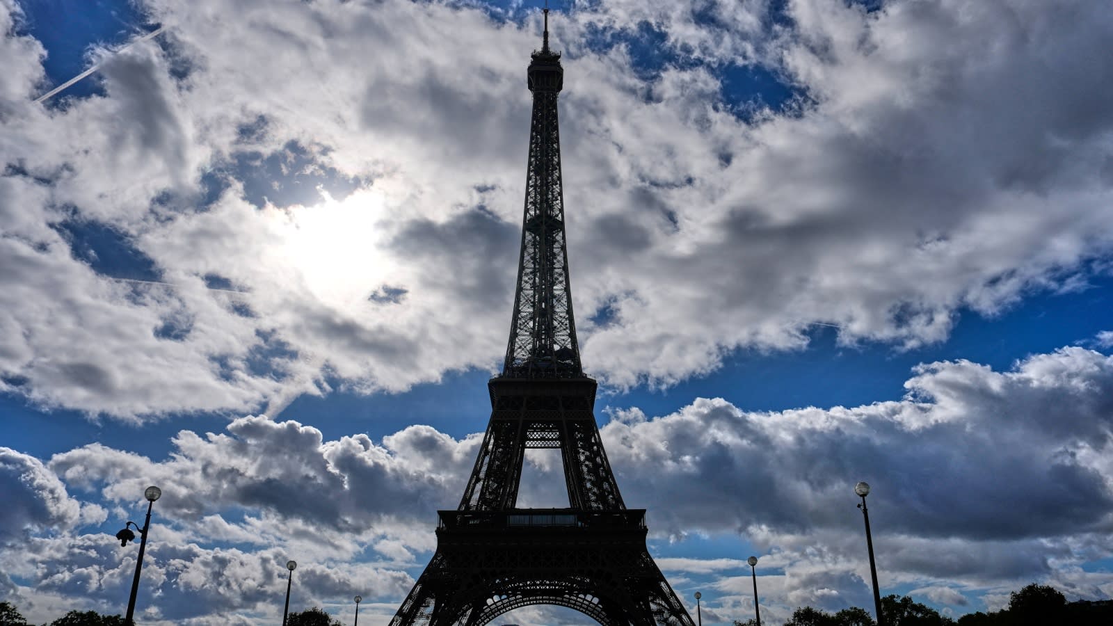 Eiffel Tower women staff ‘sidelined’: BAPS apologises, MEA steers clear