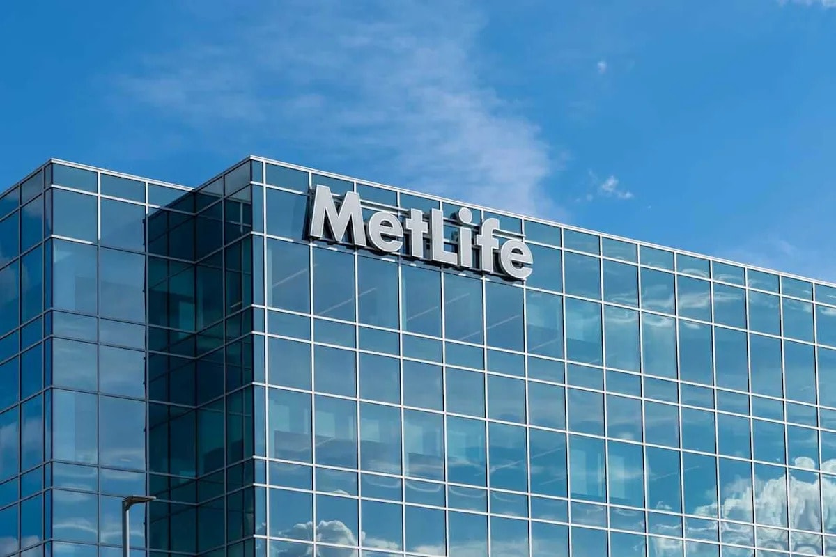 Is MetLife Outperforming the Nasdaq?
