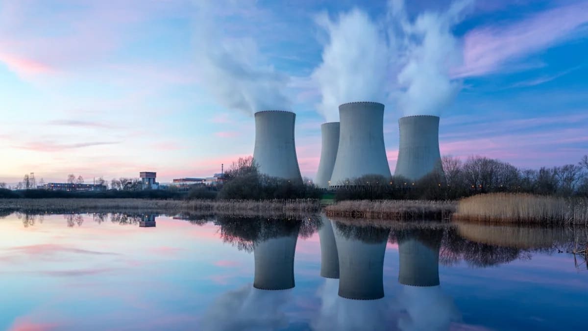NuScale Power Spikes 13%, Oklo Climbs 7%: Is the Nuclear Selloff Finally Exhausted?