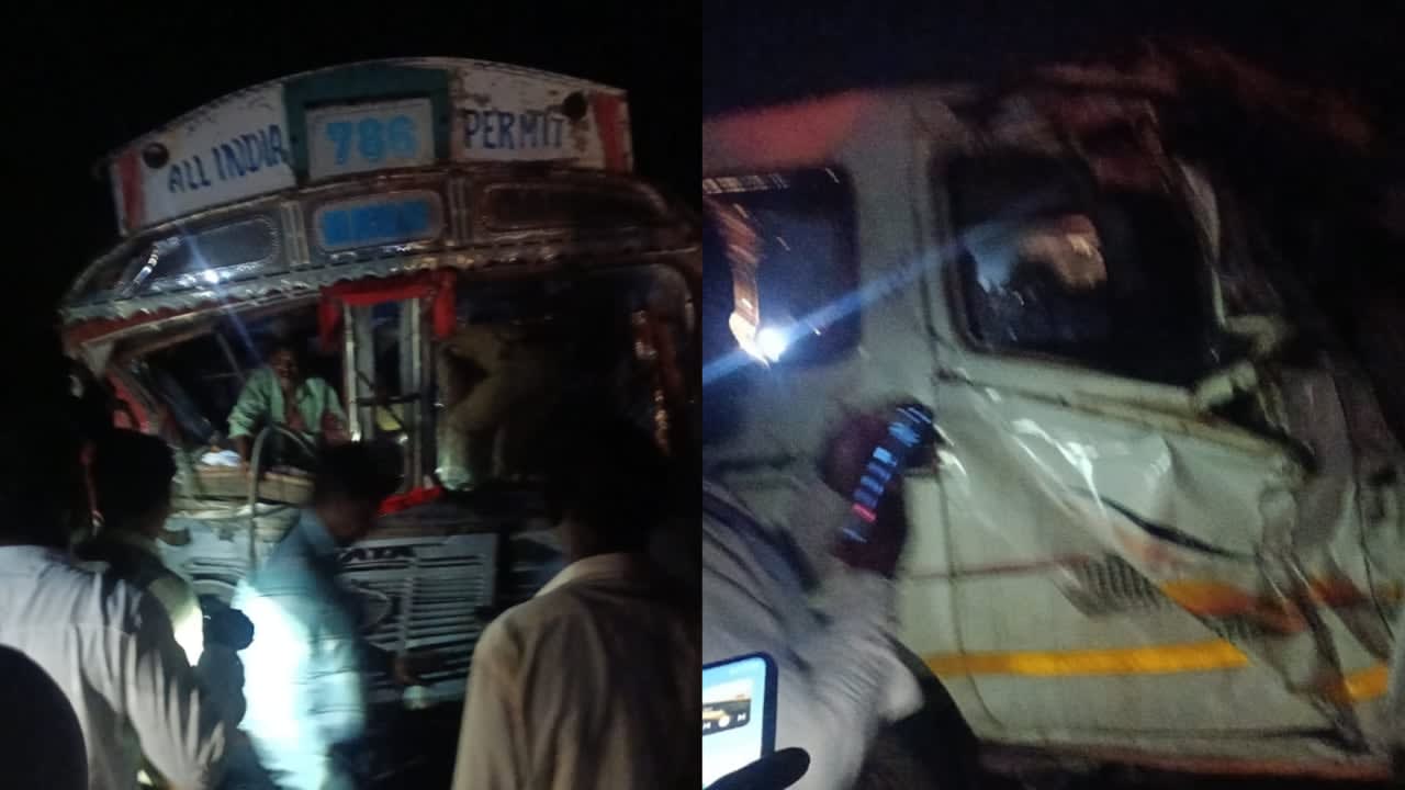 6 Killed, 8 Injured As Van, Truck Collide Head-On In Maharashtra