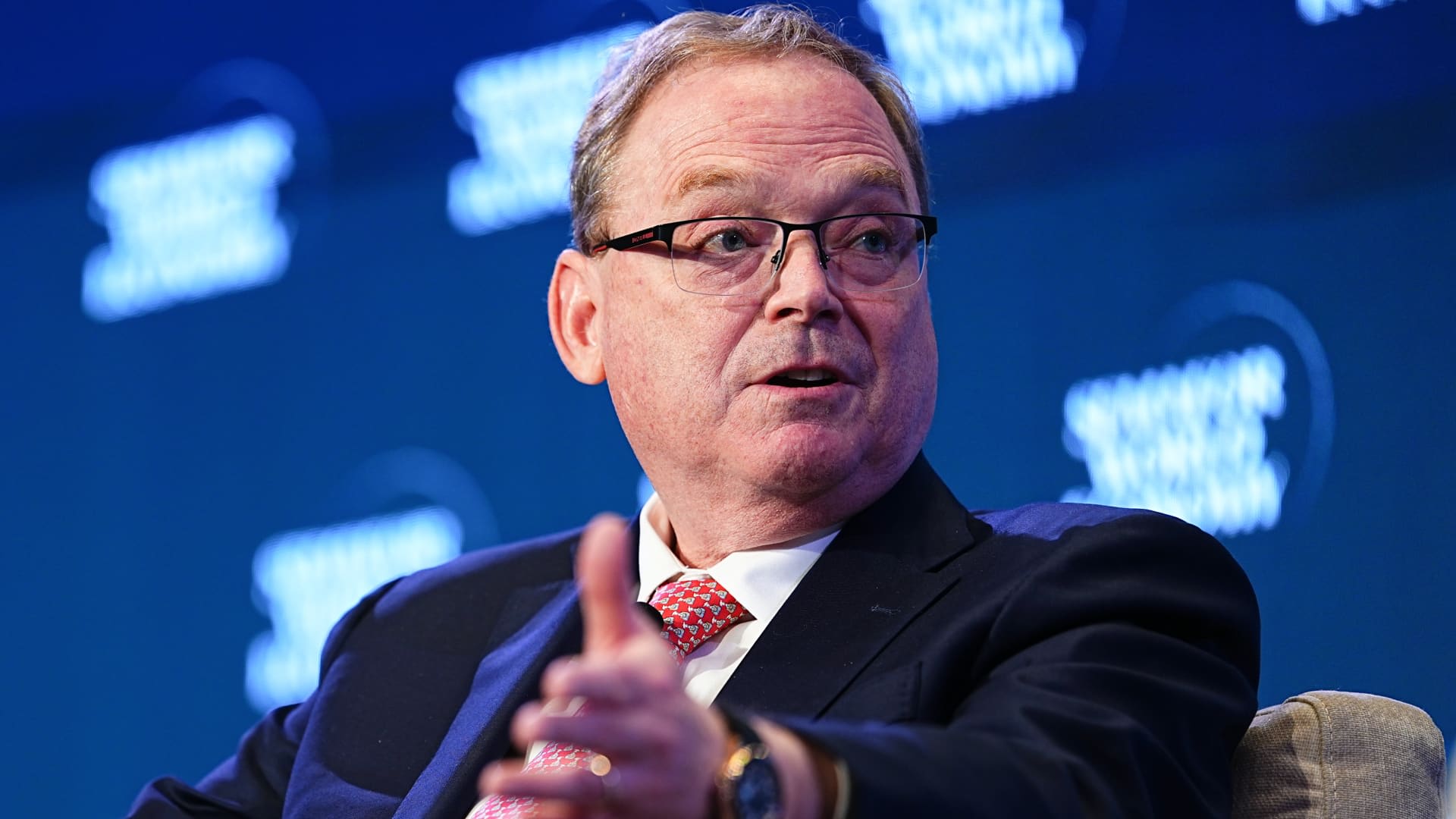 Hassett kept up to $5 million Coinbase stake as Trump reshaped crypto policy