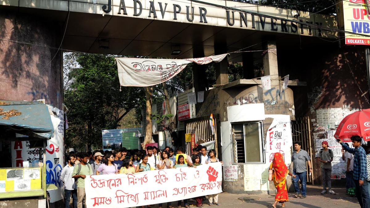 What does the newly passed inter-university transfer Bill mean for teachers in West Bengal? | Explained