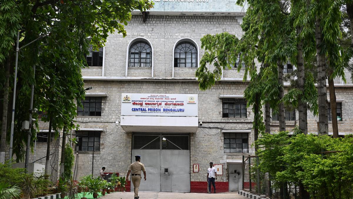 ED grills IAS officer, alleged middleman in KPSC case