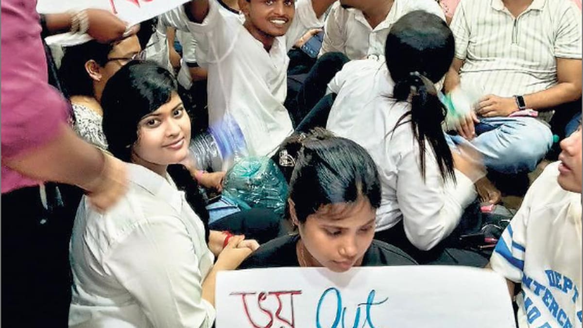 Kolkata’s Law College Vice Principal resigns after 23-hour student protest over attendance