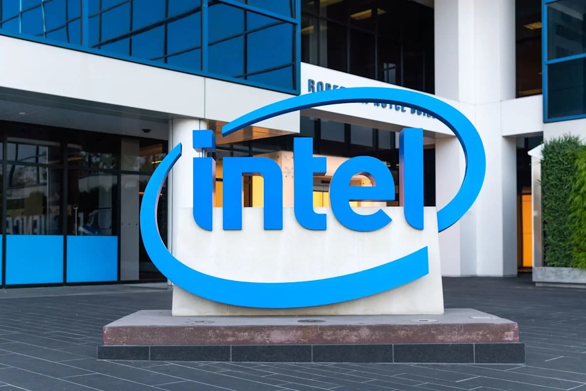 Why 1 Veteran Analyst Just Trimmed His Intel Stock Price Target