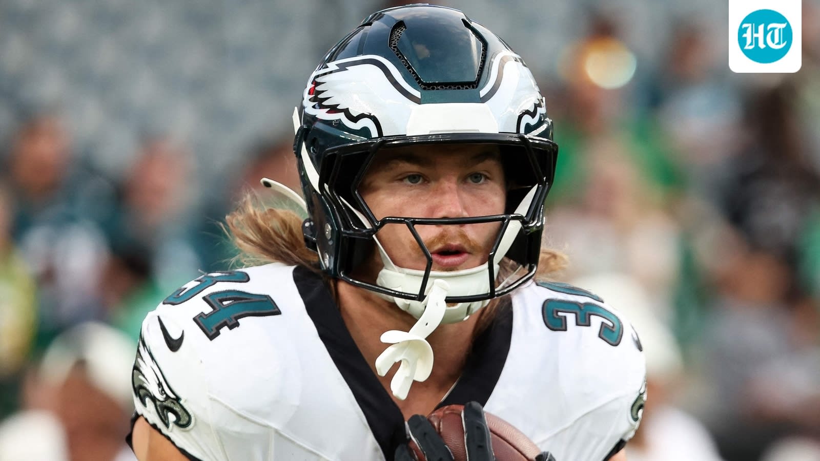 Eagles' Carson Steele 'questionable' with shoulder injury vs Panthers; depth chart tested as Dameon Pierce takes charge