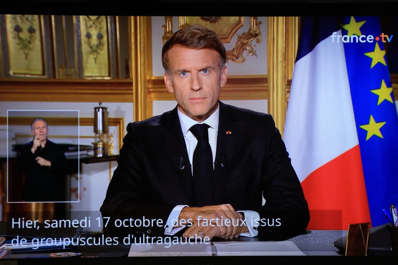 France and the U.S. share the same debt trap. Only one has a global lifeline.