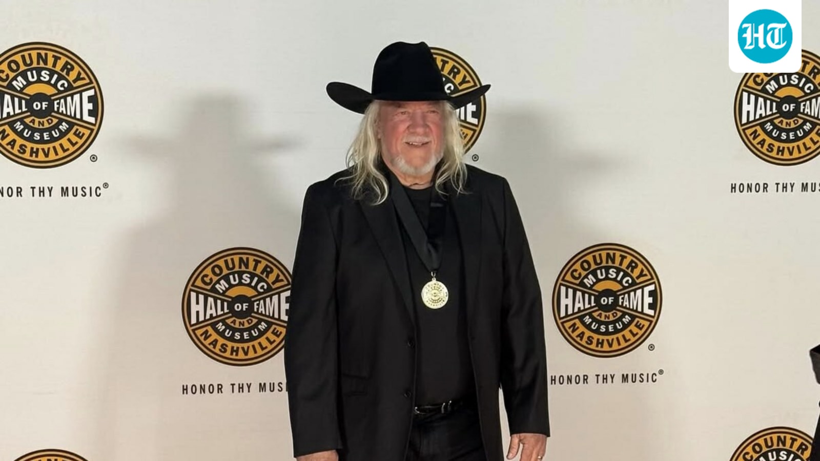 Country singer John Anderson dies at 71, leaves behind wife of 43 years and two daughters