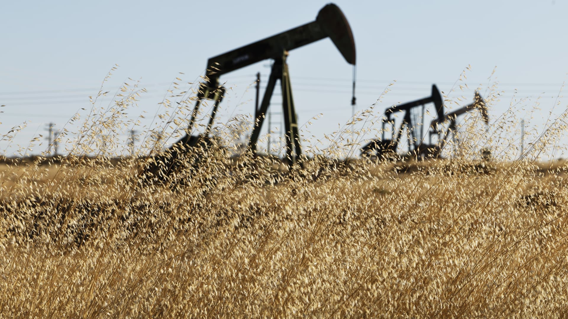 Oil prices jump on Middle East worries as U.S., Israel reportedly weigh fresh Iran strikes
