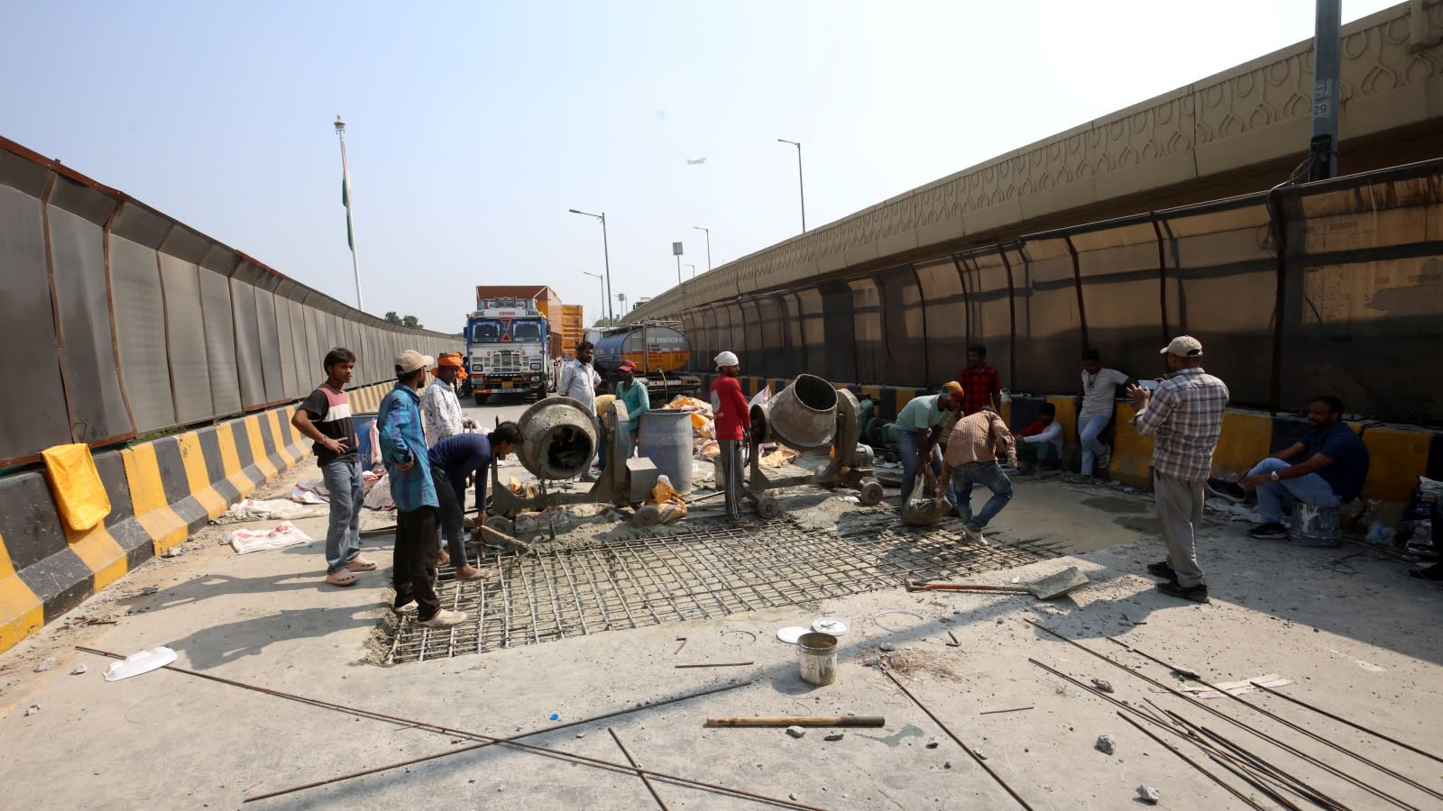 A day of gridlock across Delhi-NCR, as Old RTR flyover undergoes repair