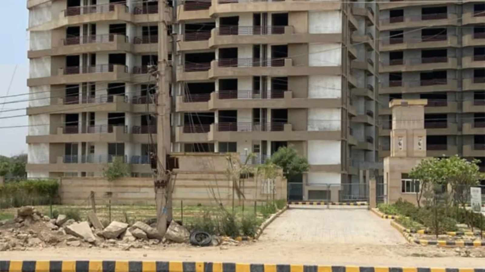 Rs 2,004 crore, 19,000 people, 0 deliveries: Earth Infra’s Gurgaon, Noida buyers have life savings stuck