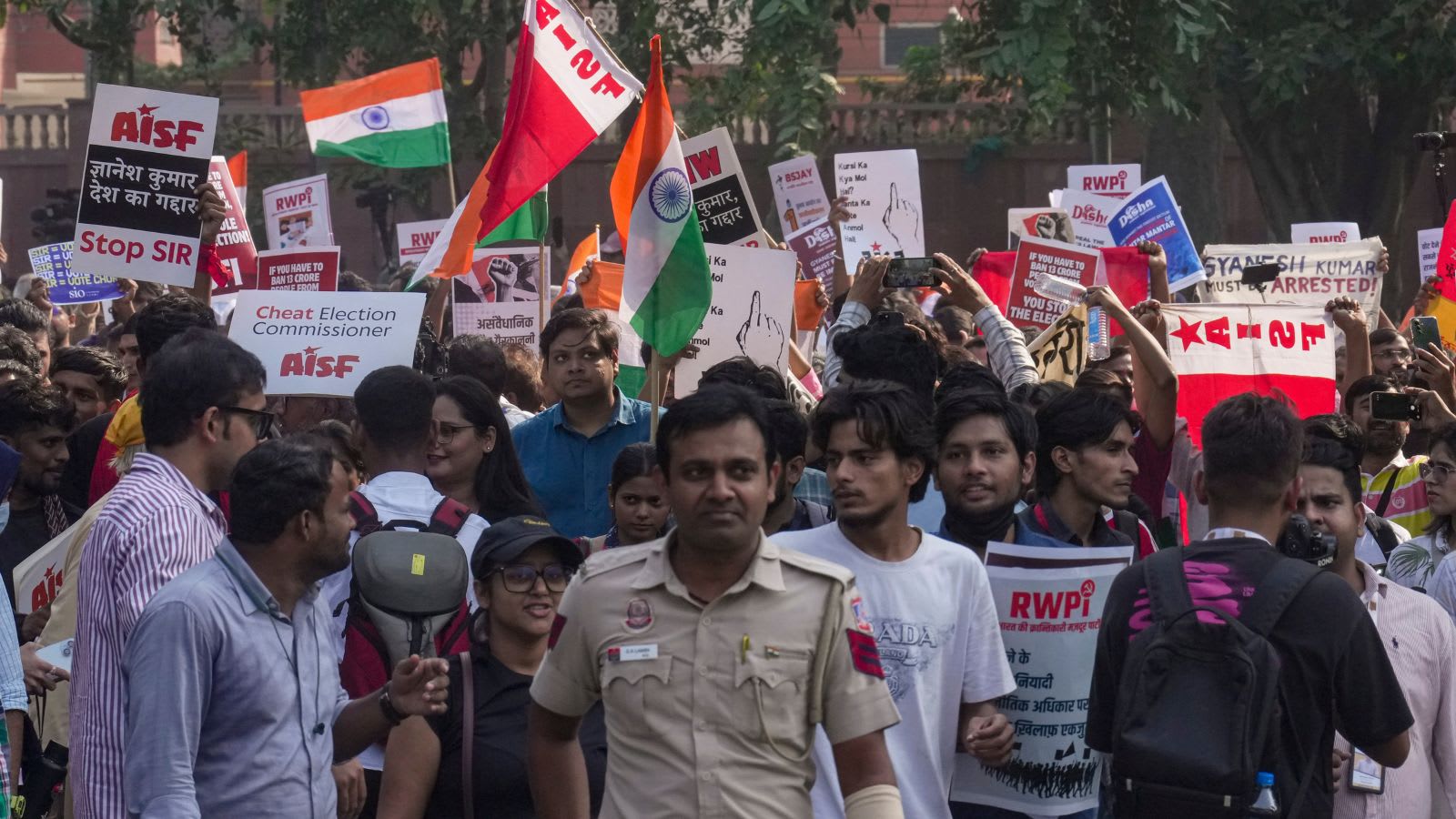 More than 100 detained in Delhi during latest protest march against Election Commission chief