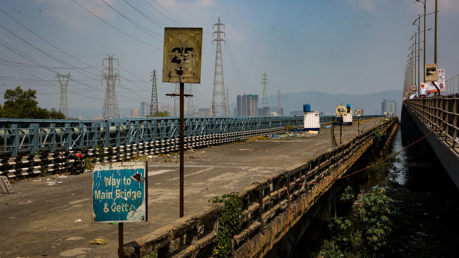Mumbai’s first bridge to Navi Mumbai is rusting, and nobody wants to own it