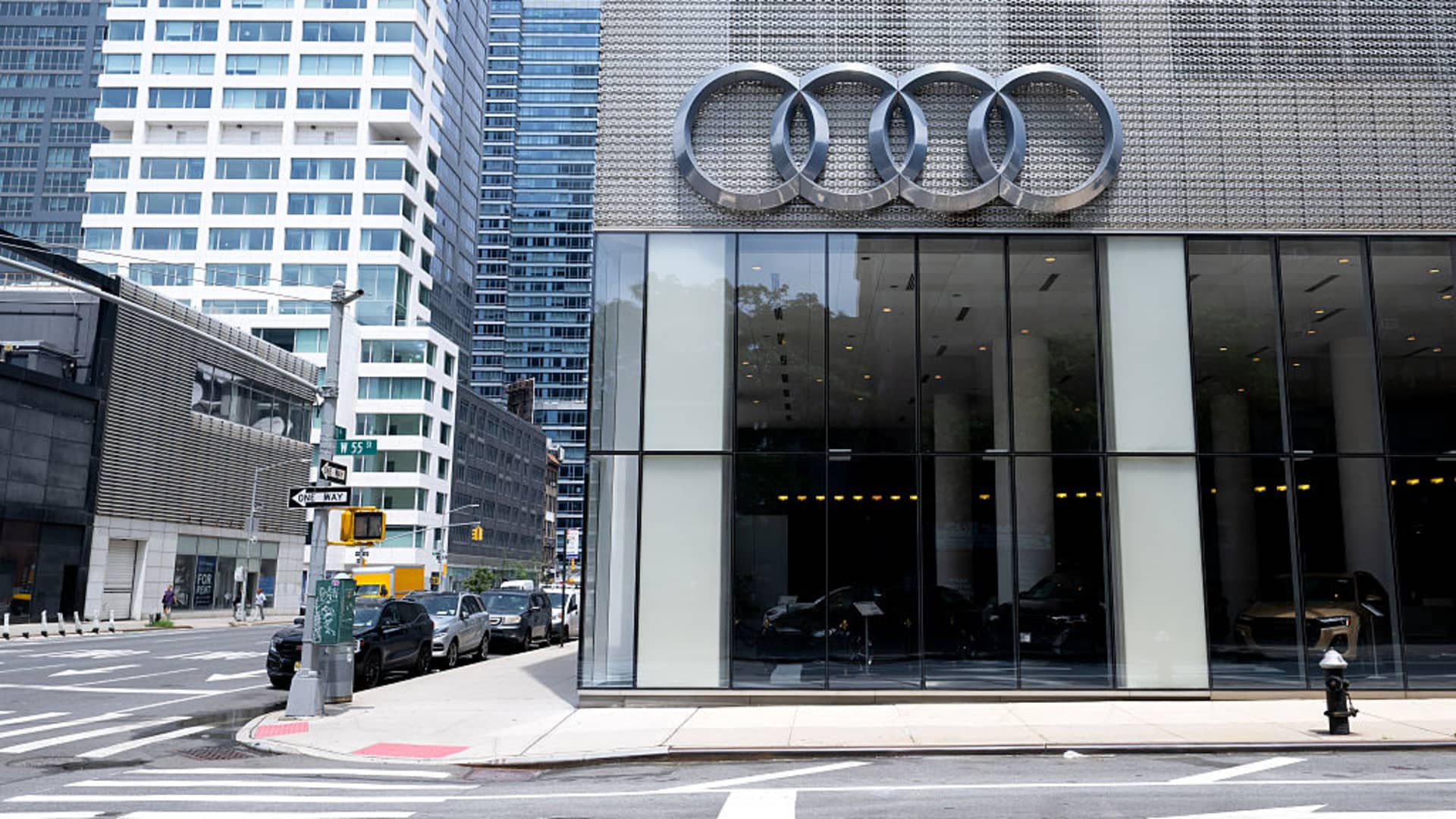 Audi defends plans for a $4 billion Georgia plant amid VW restructuring, tariffs