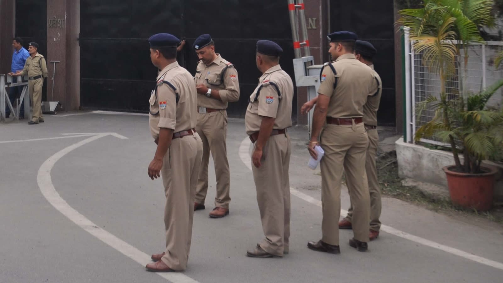 A realtor sent out messages naming another builder. Hours later, he was found dead in Dehradun