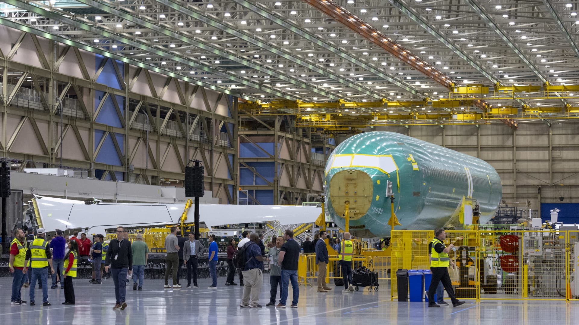 Boeing is set to report earnings before the bell. Here's what Wall Street expects