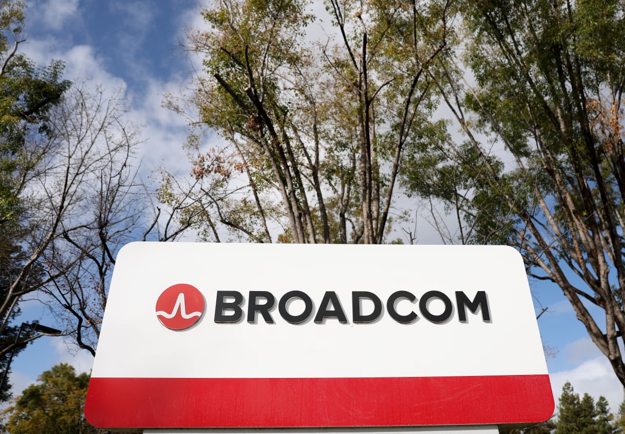 How Broadcom’s stock can surge and overcome ‘the biggest dislocation in the market’