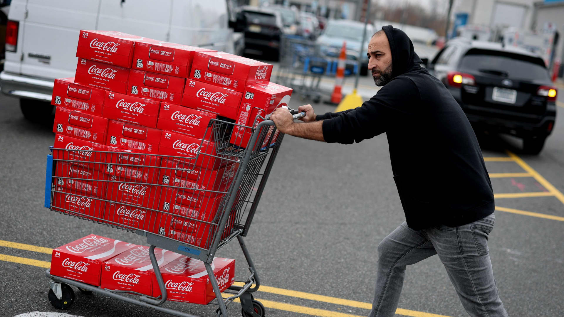 Early third-quarter earnings show a 'resilient' U.S. consumer, with signs of strain