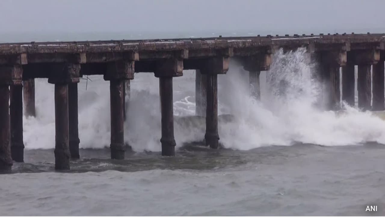 Cyclone Arnab LIVE Updates: Landfall Expected After 2 am, East Coast Sees Heavy Rainfall