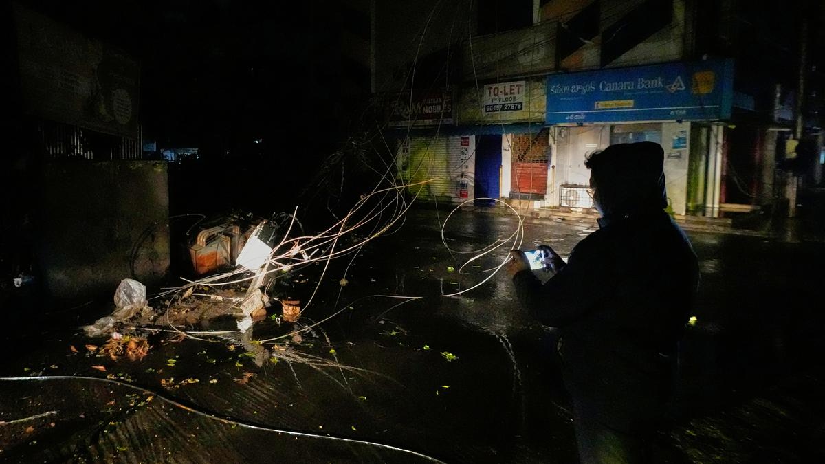 Very severe cyclonic storm ‘Arnab’ begins landfall near Narsapur; Vizag battered by rain
