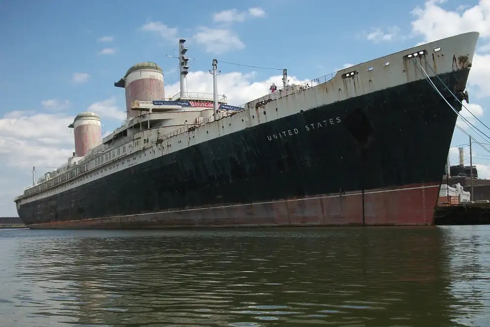 SS United States to be sunk as largest artificial reef