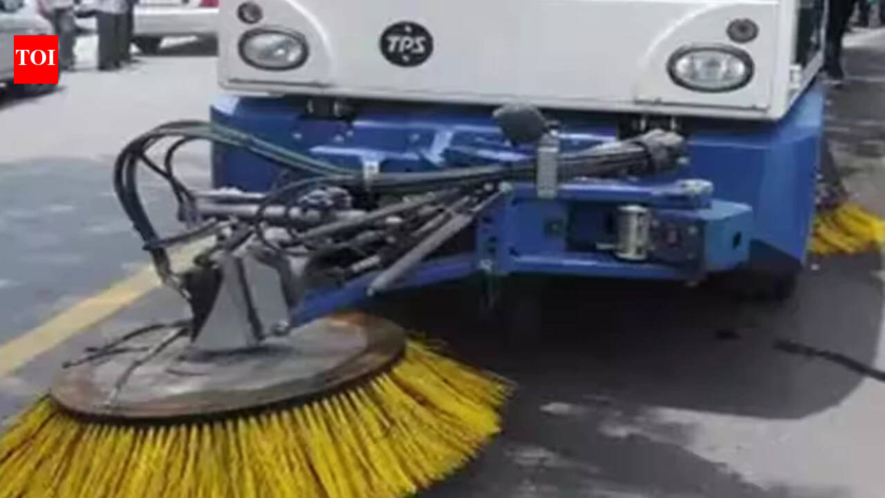 Sweeping machine runs 56.5km in Gurgaon, sweeps 0.3km