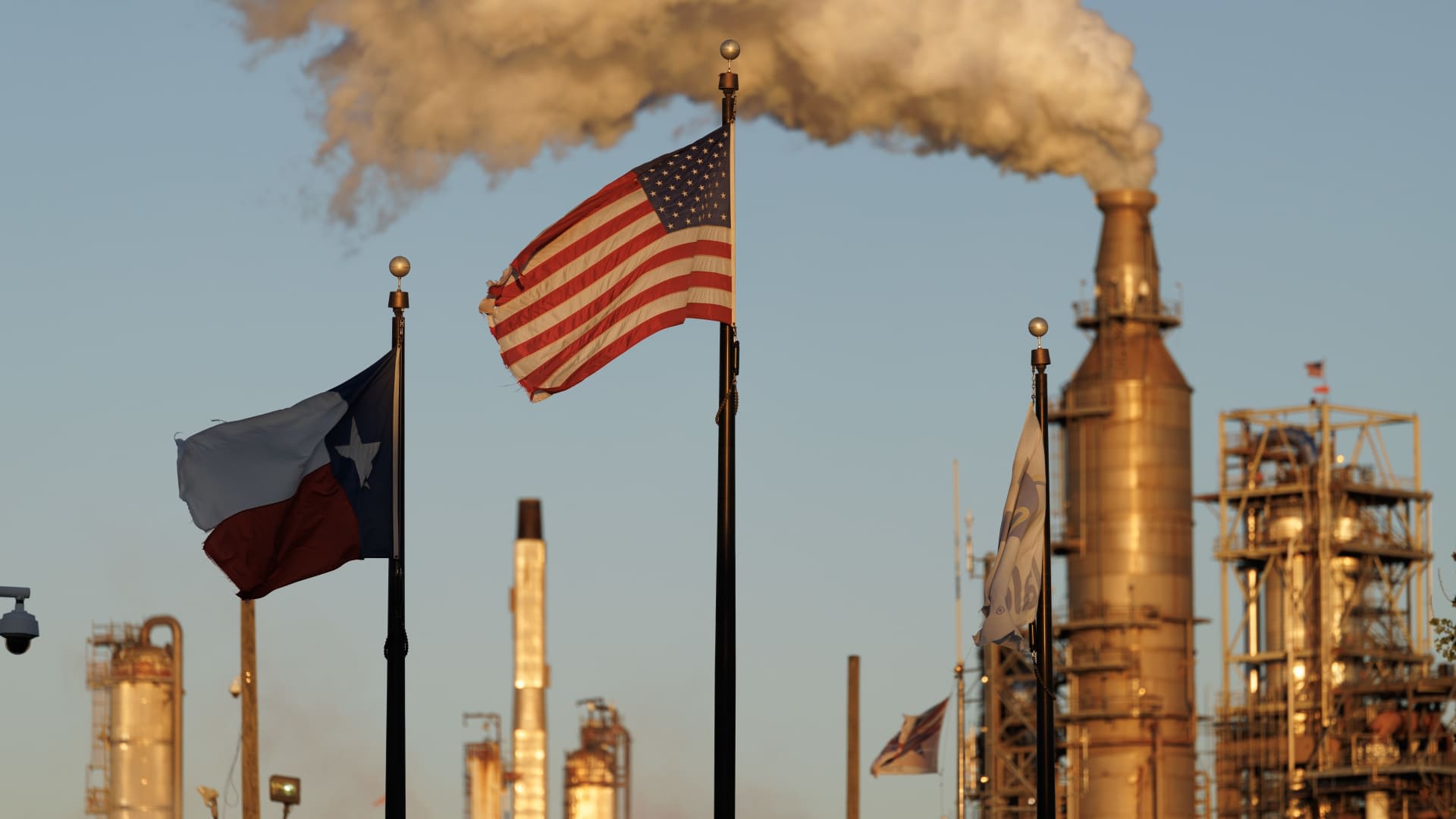 Trump methane policy rollback may have minimal impact on crude prices, EPA says
