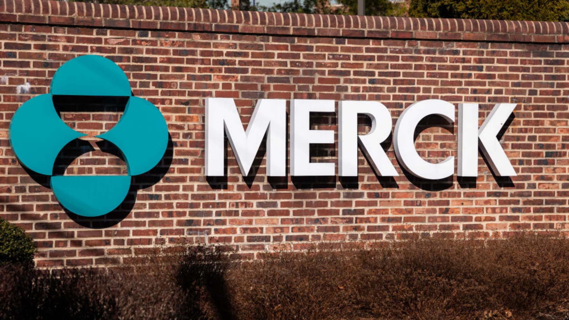 Merck tops quarterly estimates, hikes profit outlook as new form of Keytruda shows strength