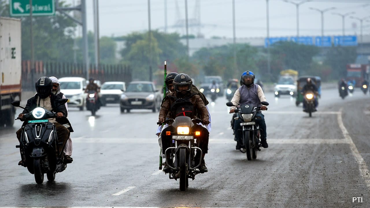 Overnight Rain In Delhi Brings Winter Chill, Improves Air Quality