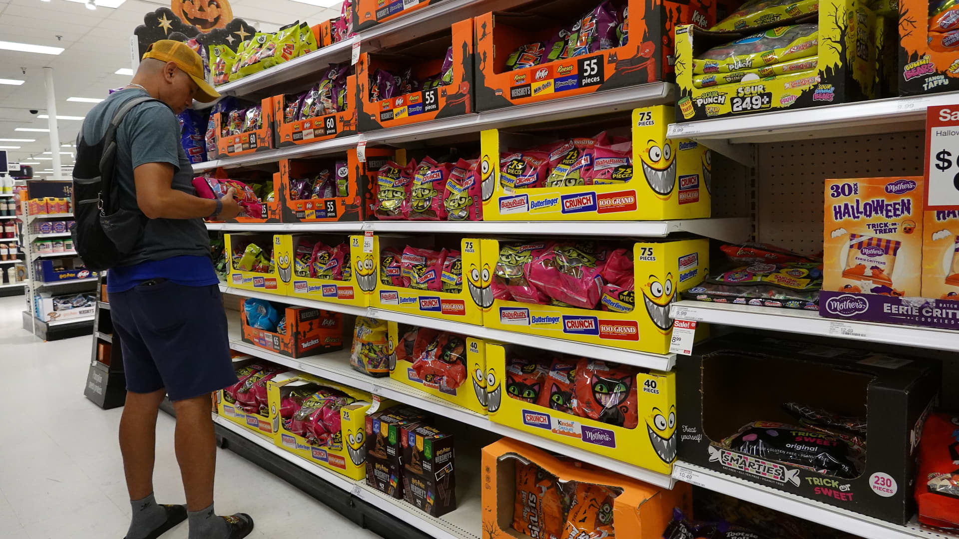 Halloween gets pricier as chocolate costs climb — Hershey may feel the pinch