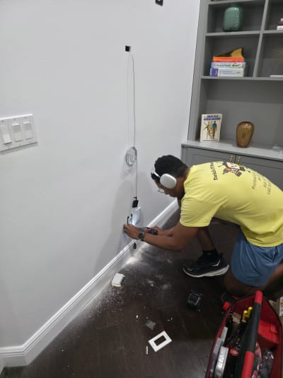 TV mounting by Tarick's TV Mounting