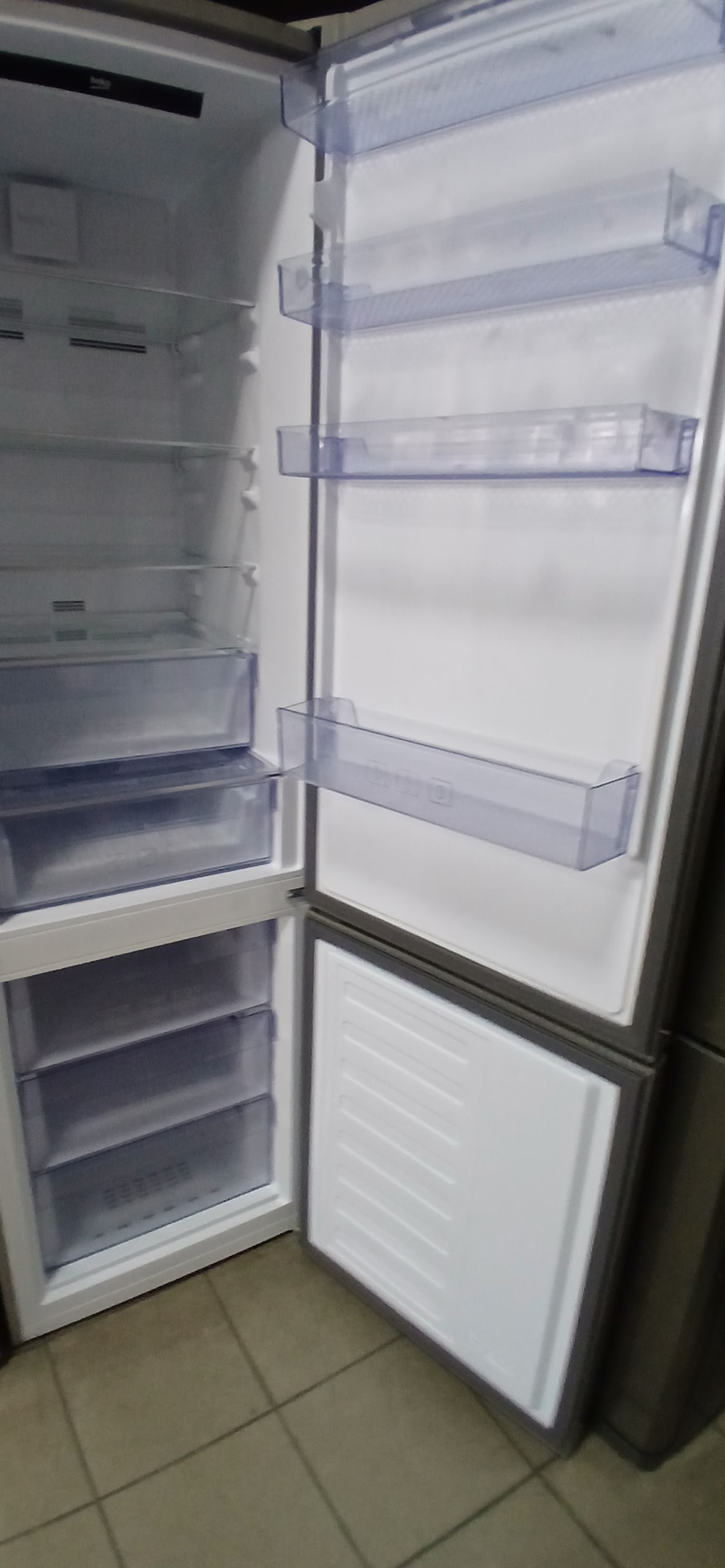 Холодильник BEKO MCNA406E30ZXB