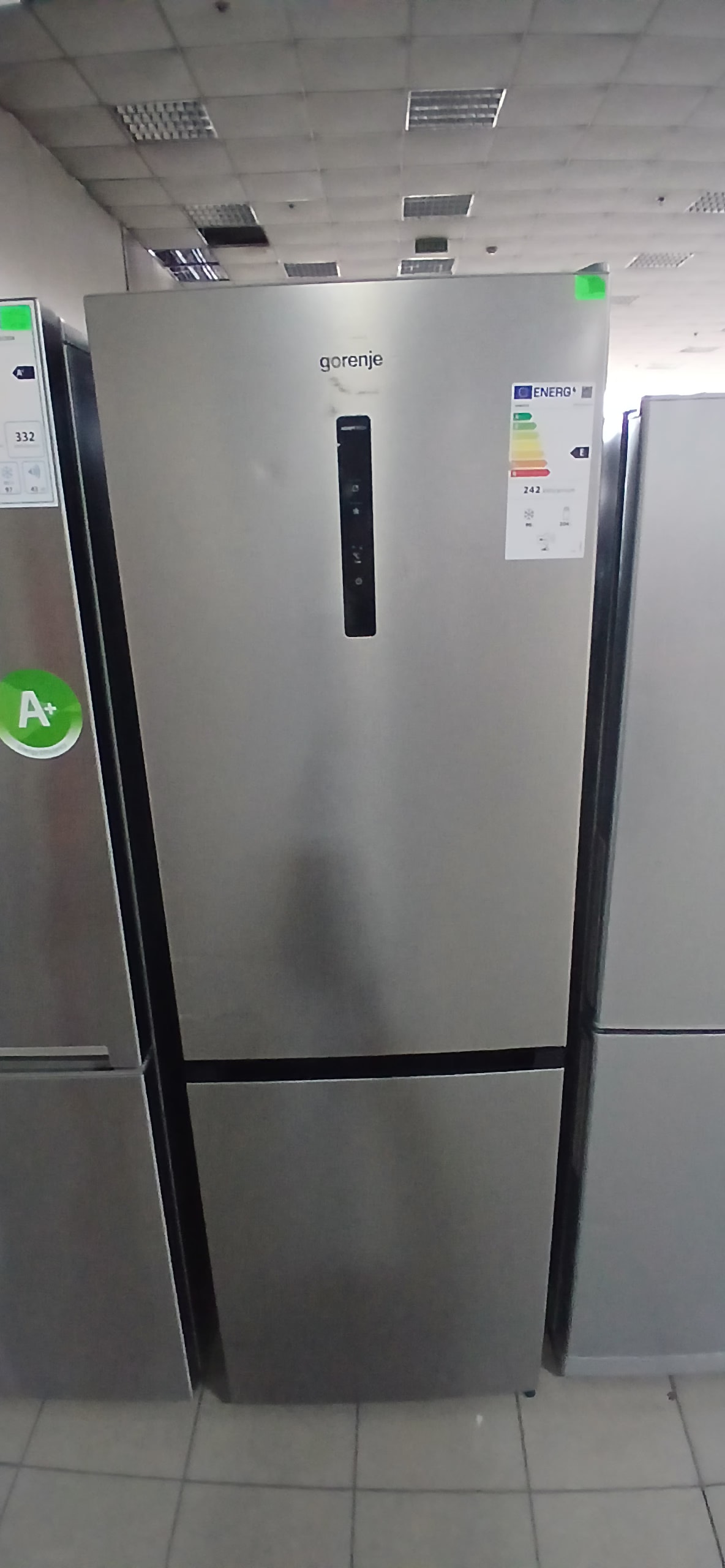 Холодильрик goreng NRK6192AXL4