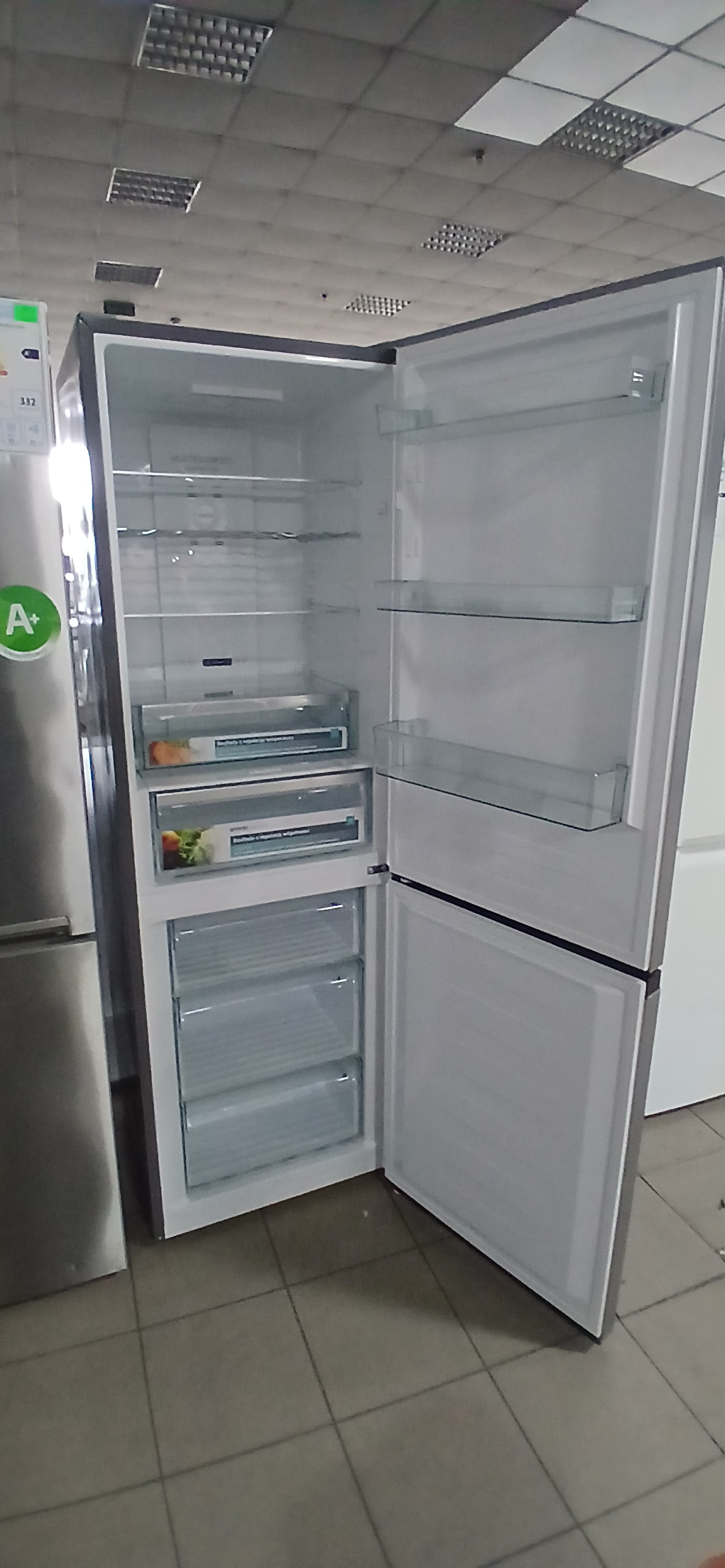 Холодильрик goreng NRK6192AXL4