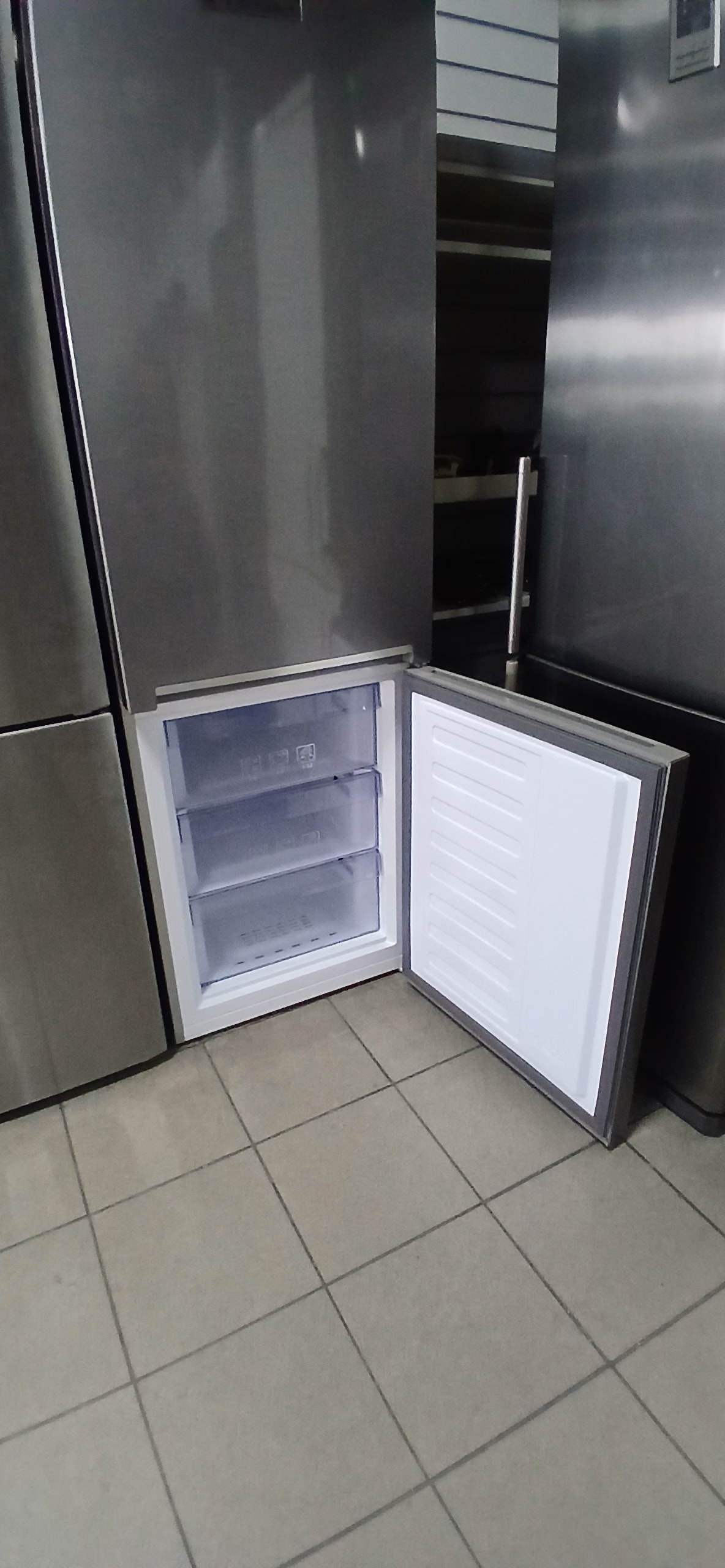Холодильник BEKO MCNA406E30ZXB