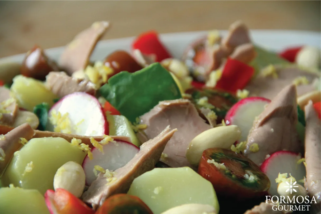 Tuna Salad with roasted almonds and lemon zest 