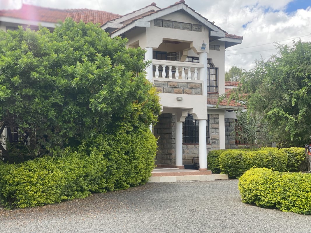 Compound view of 5 Bedroom Maisonette to Let in Kitengela