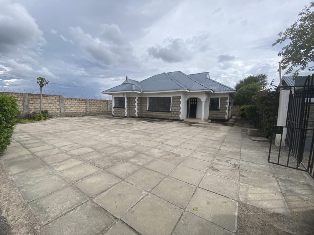 Living area of 3 Bedroom Bungalow to Let in Kitengela