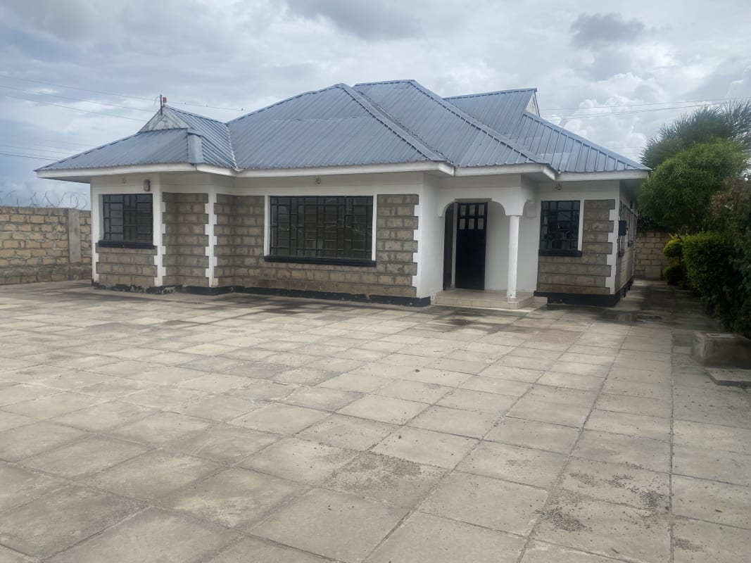 Master bedroom of 3 Bedroom Bungalow to Let in Kitengela