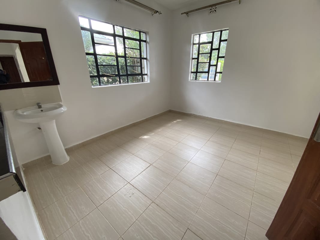 Compound view of 3 Bedroom Bungalow to Let in Kitengela