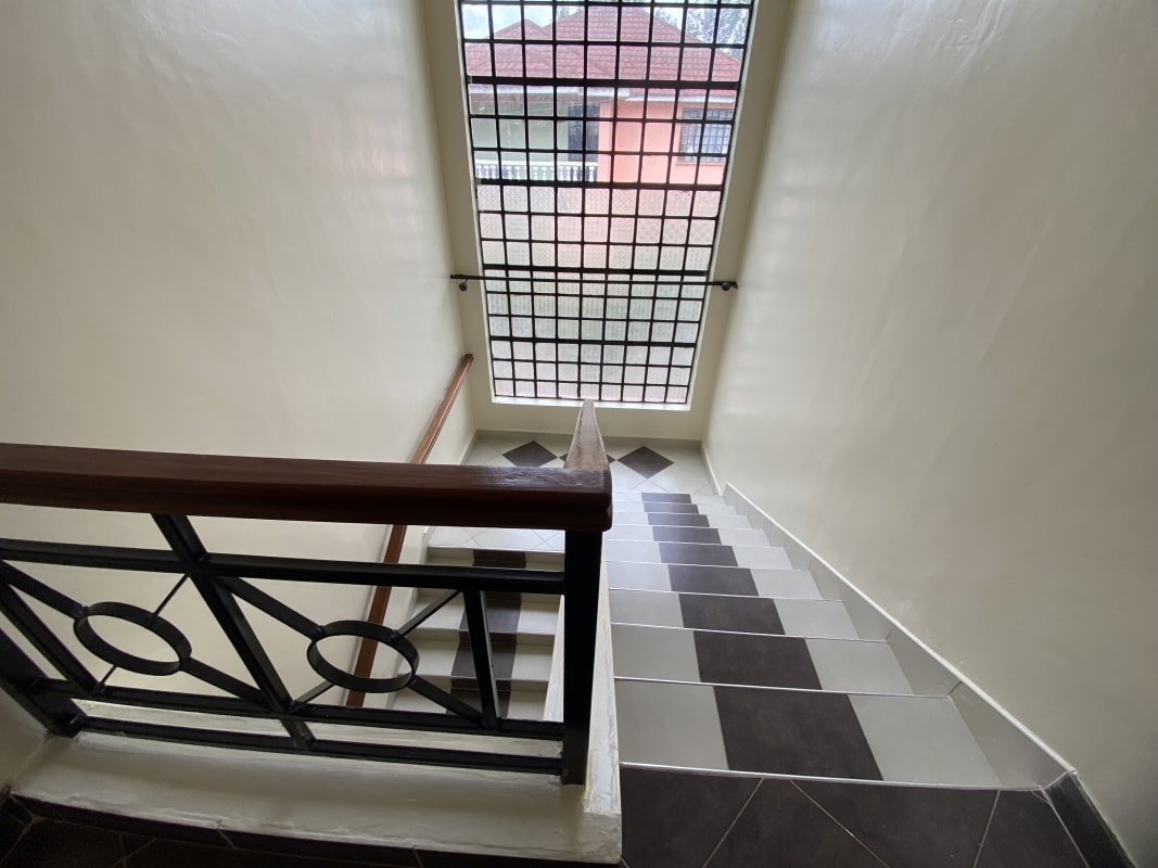Bedroom of 4 Bedroom Mansion to Let in Kitengela
