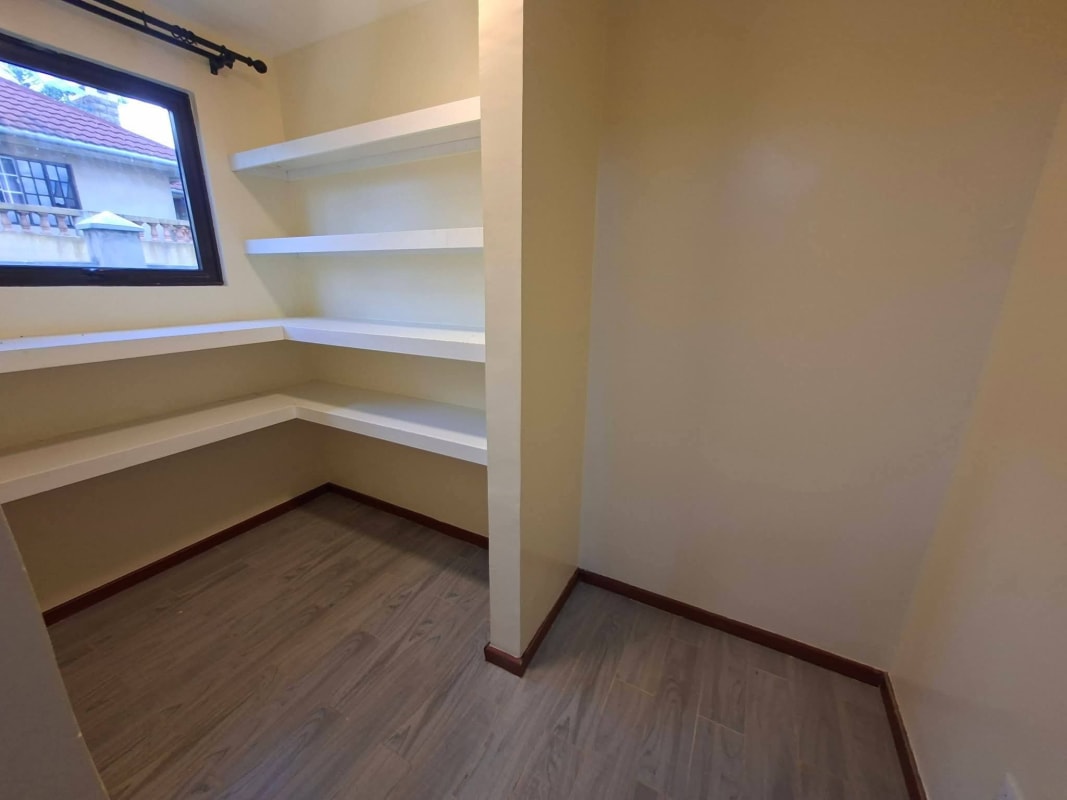 Bathroom of 5 Bedroom Maisonette to Let in Syokimau