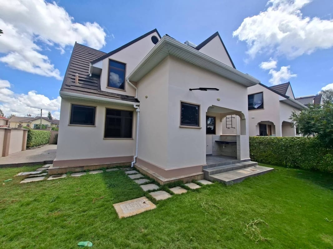 Dining area of 5 Bedroom Maisonette to Let in Syokimau