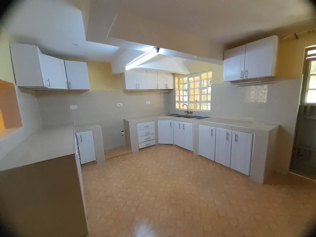 Compound view of 6 Bedroom Maisonette to Let in Kitengela