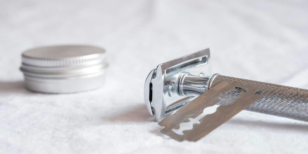 Shave with a safety razor