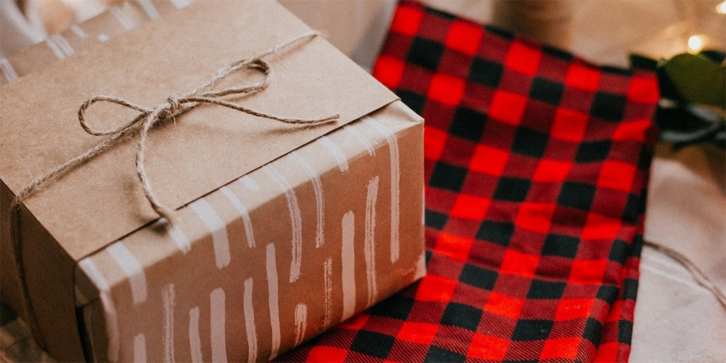 Use recyclable, reusable gift wrap