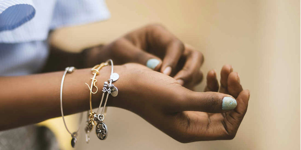 Use eco-friendly jewelry