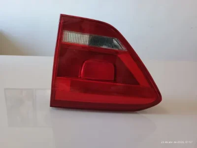 Lanterna Direita Traseira Tampa Volkswagen Fox 2015 2016 2017 2018 2019 2020 2021