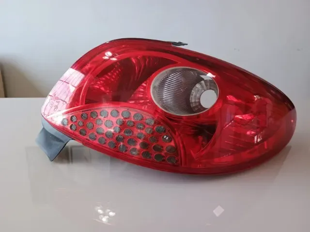 Lanterna Direita Peugeot 207 2008 2009 2010 2011 2012 2013 2014