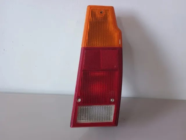 LANTERNA VOLKSWAGEN SAVEIRO 1983/1996 LADO DIREITO